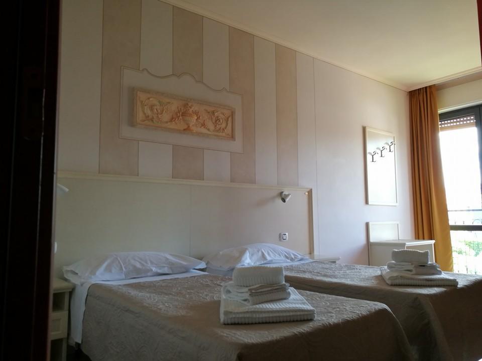Hotel Lago Maggiore 카스텔레토소프라티시노 외부 사진