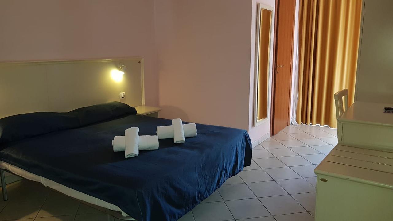 Hotel Lago Maggiore 카스텔레토소프라티시노 외부 사진